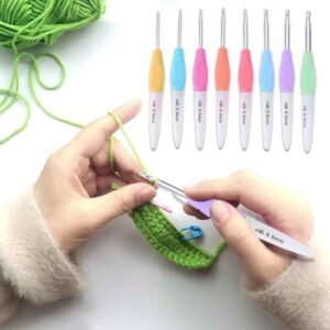 8 Pcs Crochet Hooks Set, with a soft handle, Ergonomic Crochet Hooks with Case for Arthritic Hands, Size 2.5mm to 6mm